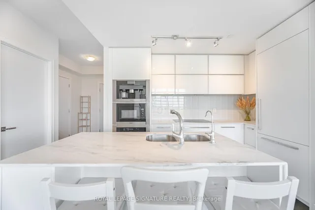 Additional image 9 of 170 Avenue Rd Unit 810