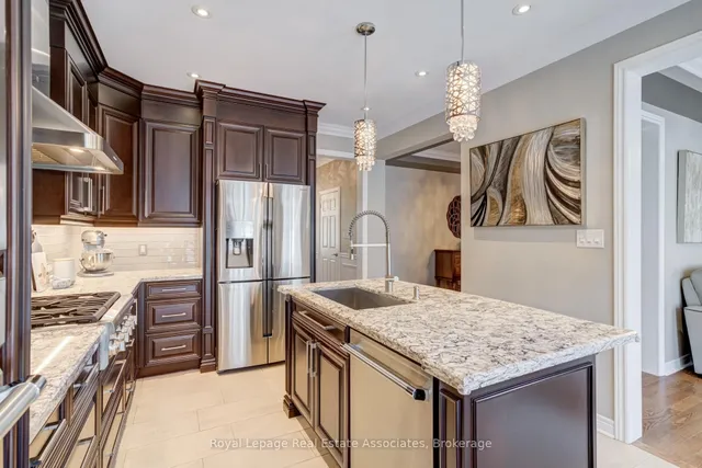 Additional image 10 of 235 Jessie Caverhill Passage