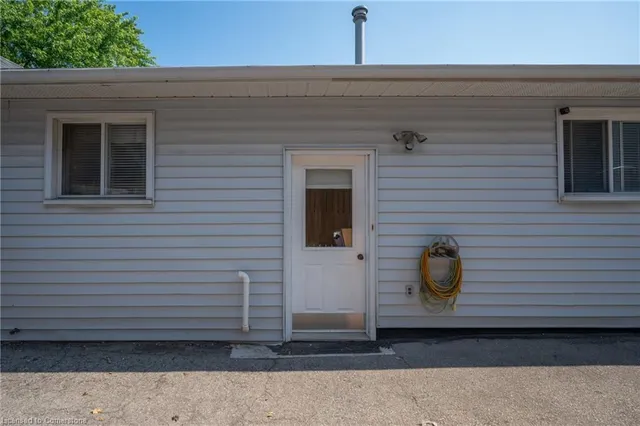 Additional image 34 of 70 Worsley Rd