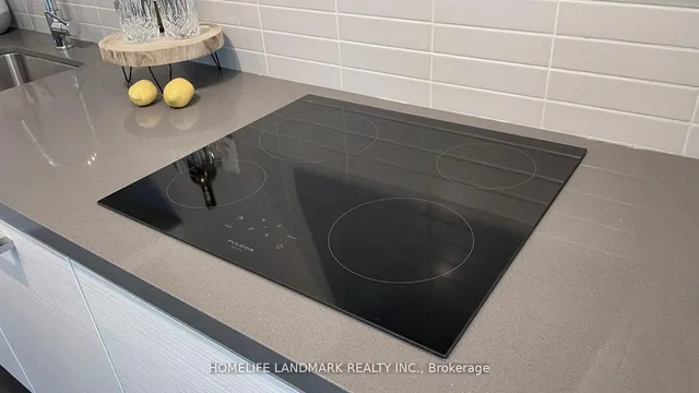 Additional image 15 of 2221 Yonge St Unit 3304