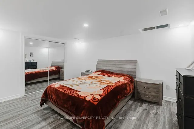 Additional image 41 of 26 Fossil St