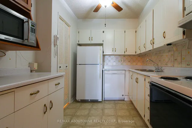 Additional image 15 of 1359 White Oaks Blvd Unit 406