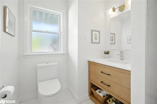 Additional image 23 of 247 Elmhurst Cres