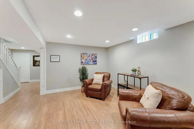 Additional image 30 of 14 Anita Crt