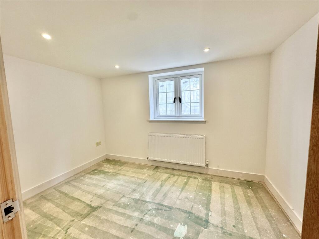 Additional image 3 of Frogmore, St. Albans, Hertfordshire, AL2