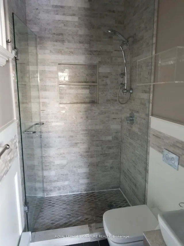 Additional image 13 of 102 Montrose Ave