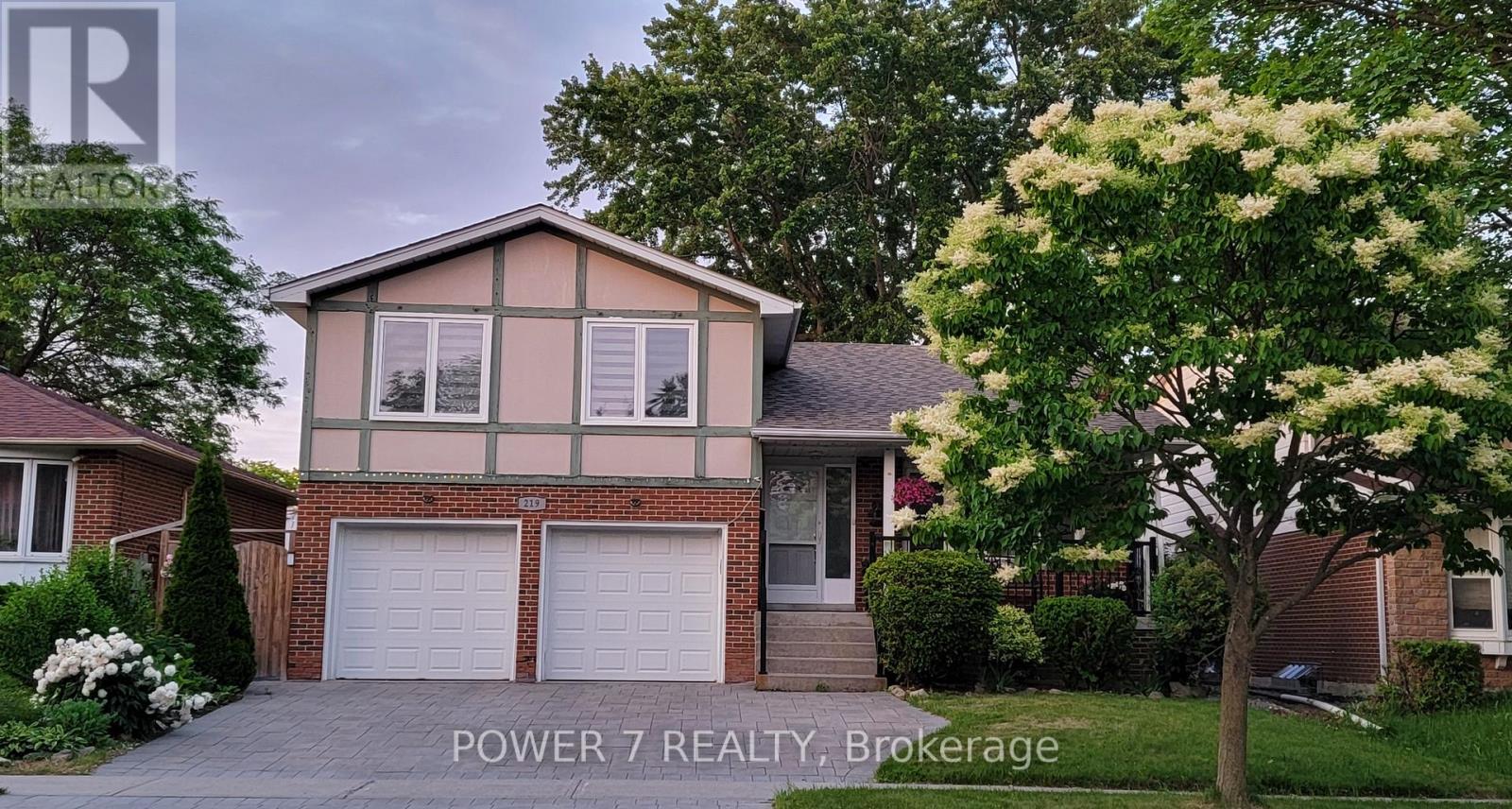 Property image for 219 TIMBERBANK BOULEVARD|Toronto (L'Amoreaux), Ontario M1W2A7