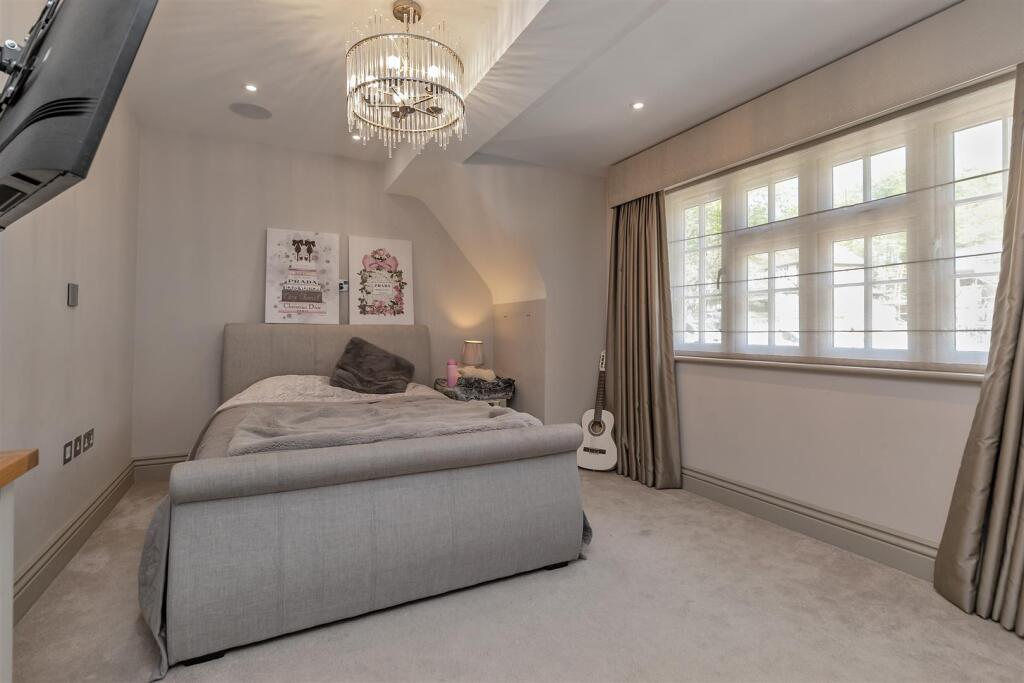 Additional image 27 of Bishops Road, Tewin, Welwyn