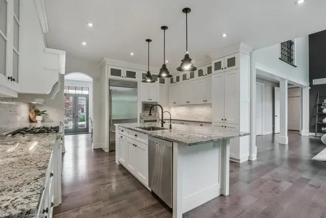 Additional image 7 of 12-258 Edgewater Cres