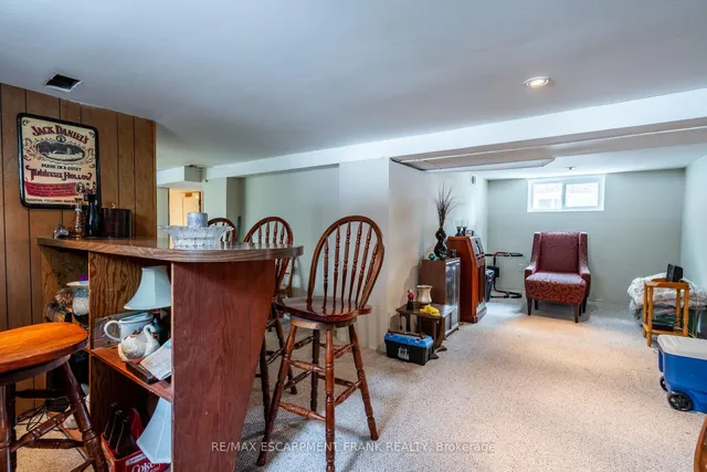 房产图片 34 - 209 东13街