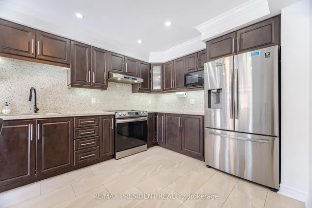 Additional image 16 of 58 Frontenac Cres