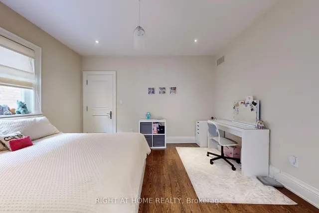 Additional image 34 of 133 Norton Ave