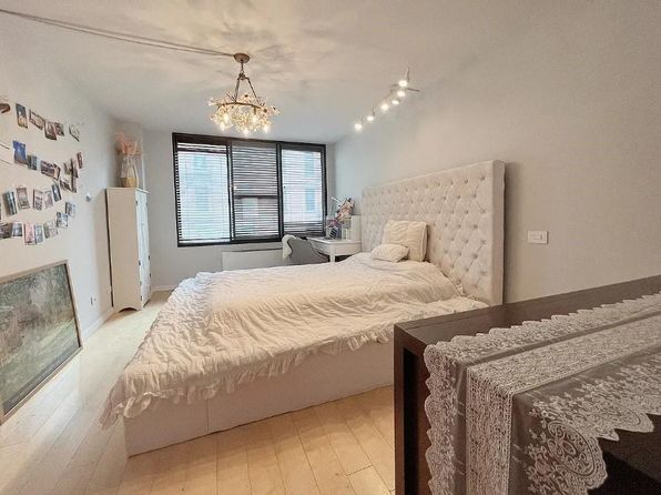 215 W 95th St, New York, NY 