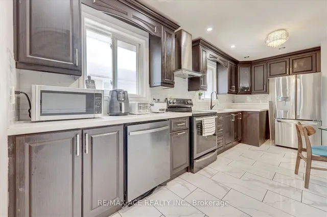 Additional image 7 of 10 Blakemanor Blvd