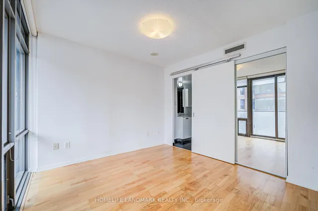 Additional image 16 of 38 Grenville St Unit 807