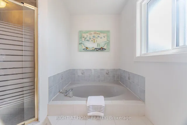 Additional image 28 of 325 Harrowsmith Dr