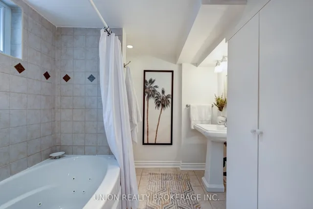 Additional image 32 of 284 Swanwick Ave