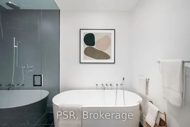 Additional image 9 of 2010 Bathurst St Unit 4C