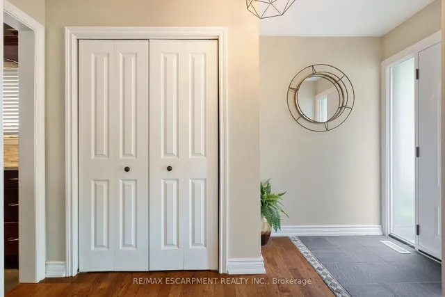 房产图片 2 - 711 MULLIN 路