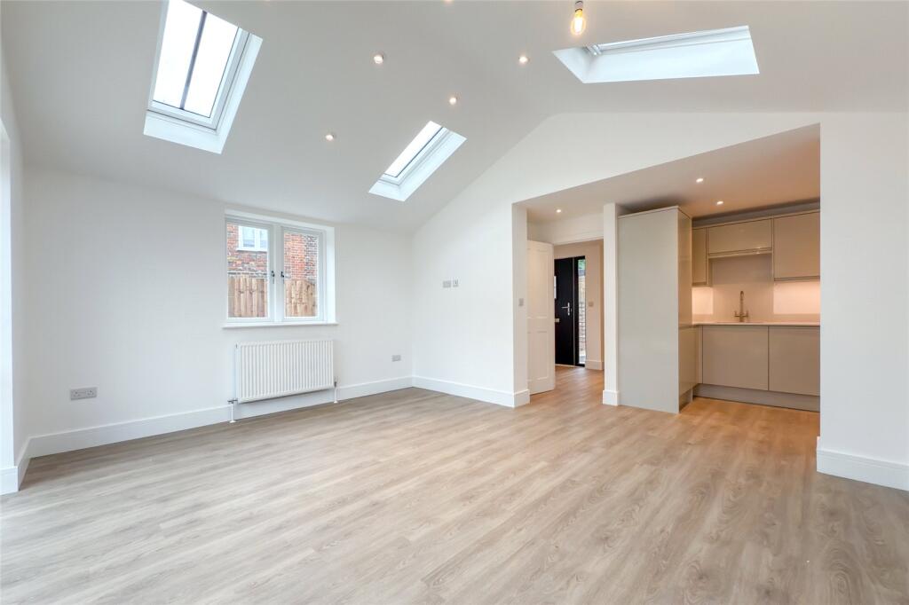 Additional image 22 of West Common, Harpenden, Hertfordshire, AL5