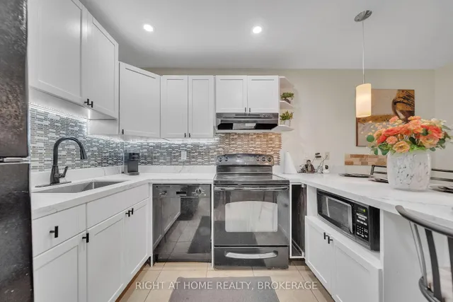 Additional image 9 of 1058 Falgarwood Dr Unit 132