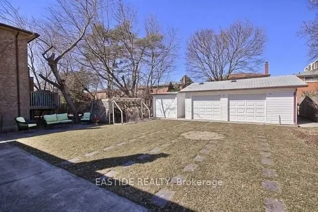 Additional image 17 of 182 Moore Park Ave