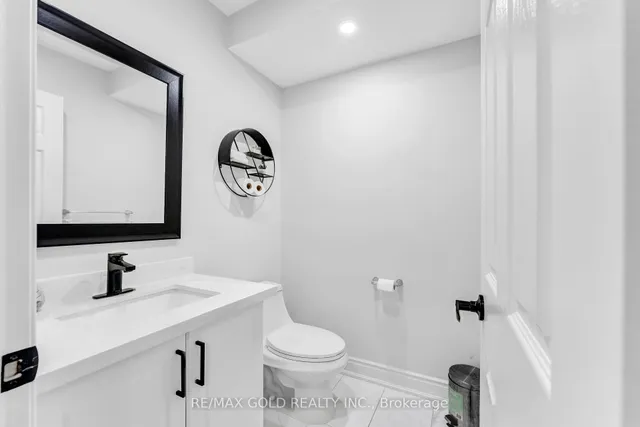 Additional image 34 of 90 Mooregate Cres Unit 34