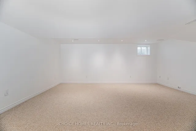 房产图片 41 - 319 麦克杜格尔交汇处