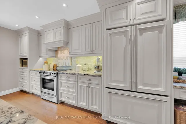 房产图片 22 - 12 Vance Cres