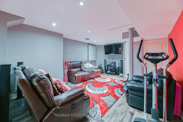 Additional image 37 of 48 Nostalgia Crt