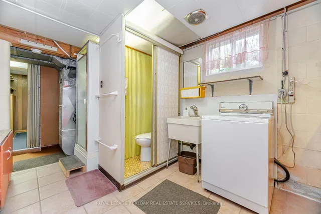 房产图片 42 - 121 Manning Ave