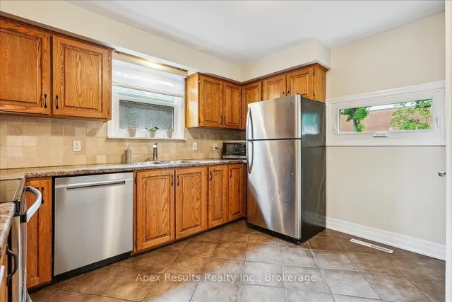 Additional image 34 of 246 East 43rd St