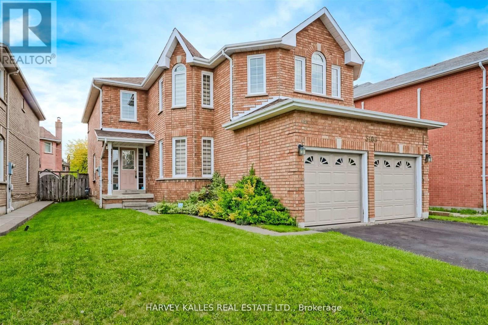 Property image for 5108 HEATHERLEIGH AVENUE|Mississauga (East Credit), Ontario L5V1M7