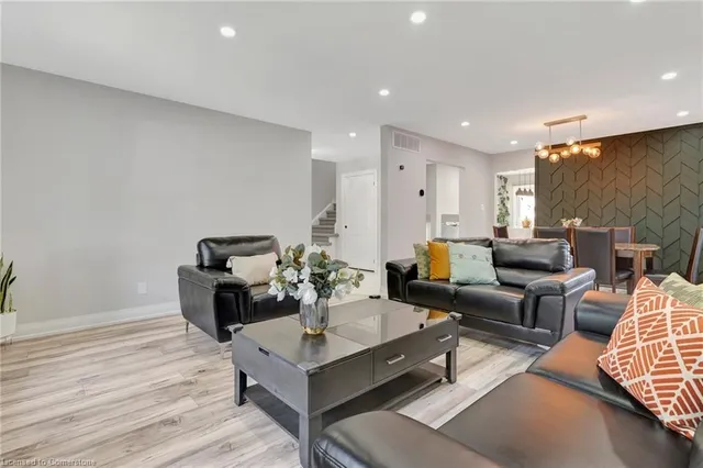 Additional image 6 of 101 Devonglen Dr