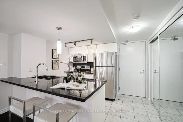 Additional image 5 of 38 Grenville St Unit 1909