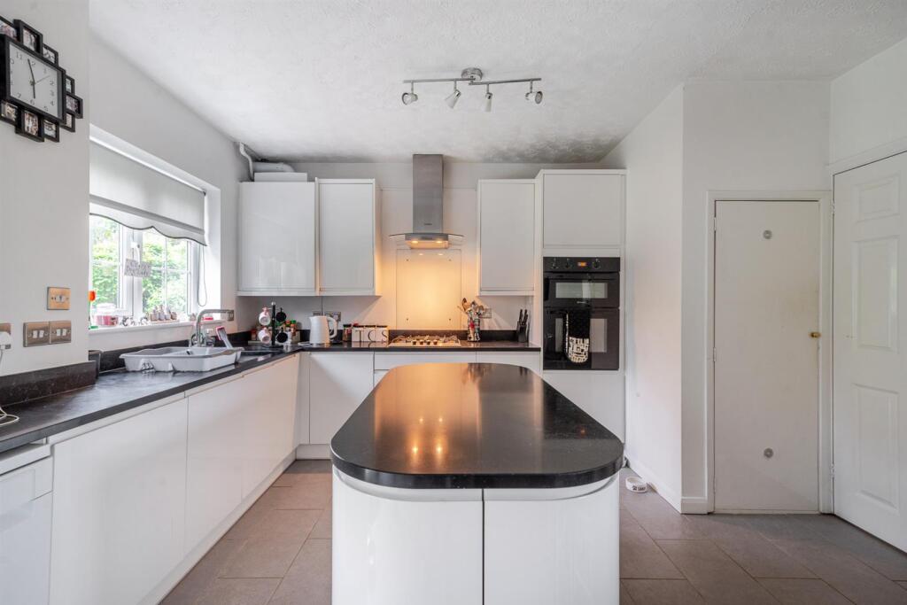 Additional image 8 of Woodlands, Brookmans Park, Hatfield