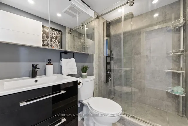 Additional image 25 of 77 Harbour Sq Unit 3208