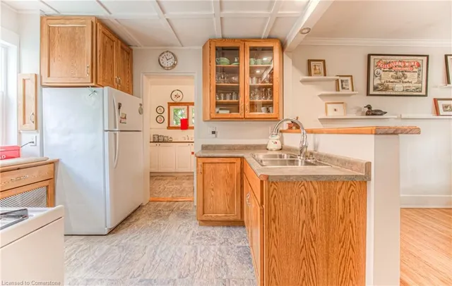 Additional image 10 of 120 Moore Ave