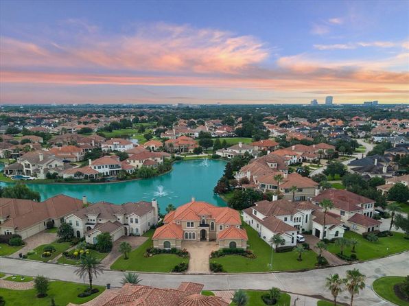 13718 Slate Creek Ln, Houston, TX 77077