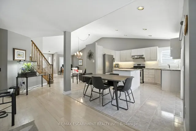 Additional image 12 of 17 Hillgarden Dr