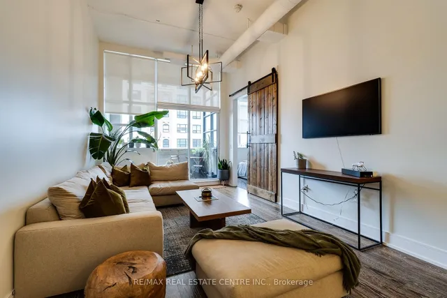 Additional image 8 of 112 Benton St Unit 211