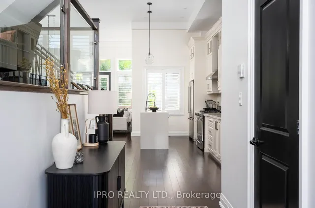 Additional image 6 of 86 Roosevelt Rd