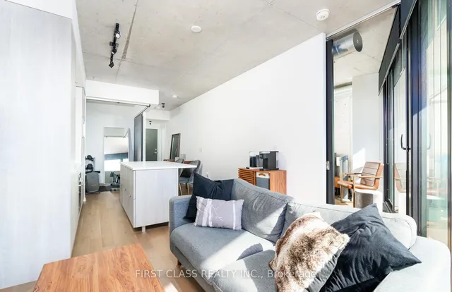 Additional image 15 of 21 Lawren Harris Sq Unit 416