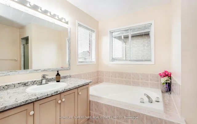 Additional image 14 of 82 Jewel Cres