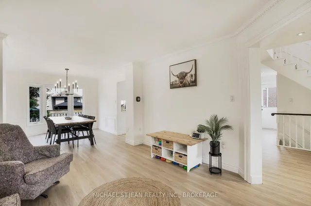 Additional image 12 of 14 Pompano Crt