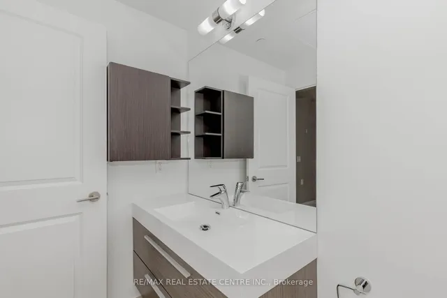 Additional image 30 of 15 Zorra St Unit 506