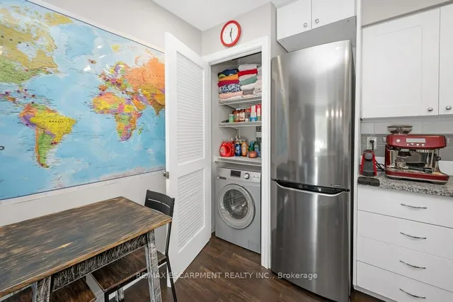 Additional image 16 of 28 Victoria Ave Unit 102