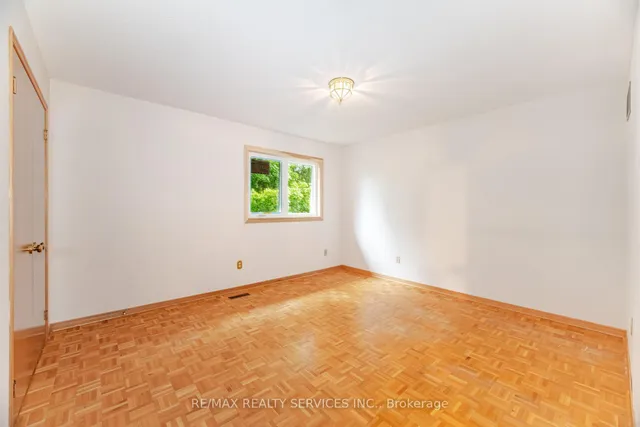 Additional image 34 of 106 Kenpark Ave