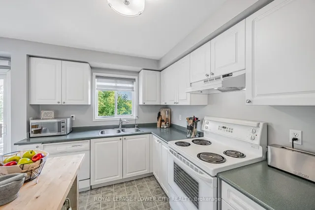 Additional image 13 of 120 Railroad St Unit 40