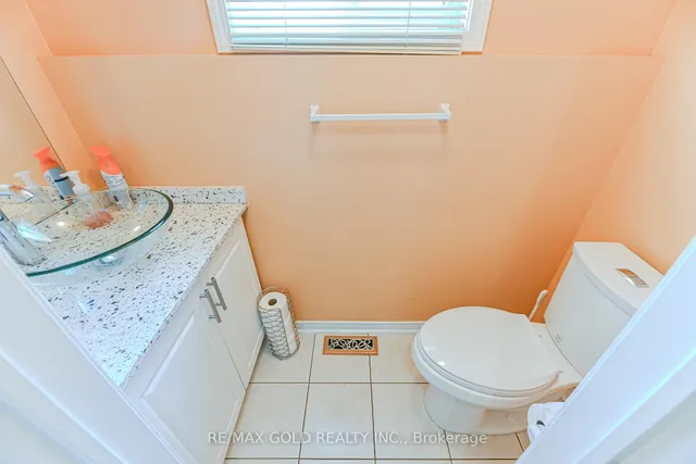 Additional image 36 of 48 Nostalgia Crt